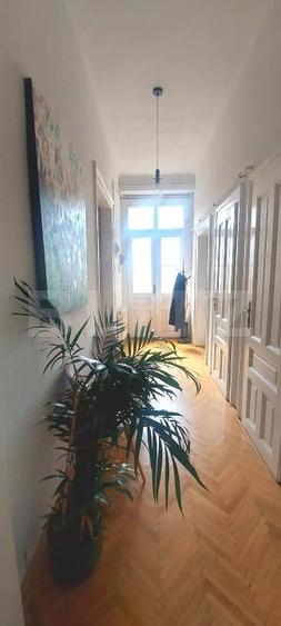 Apartament cu 3 camere decomandat în P-ța Maria