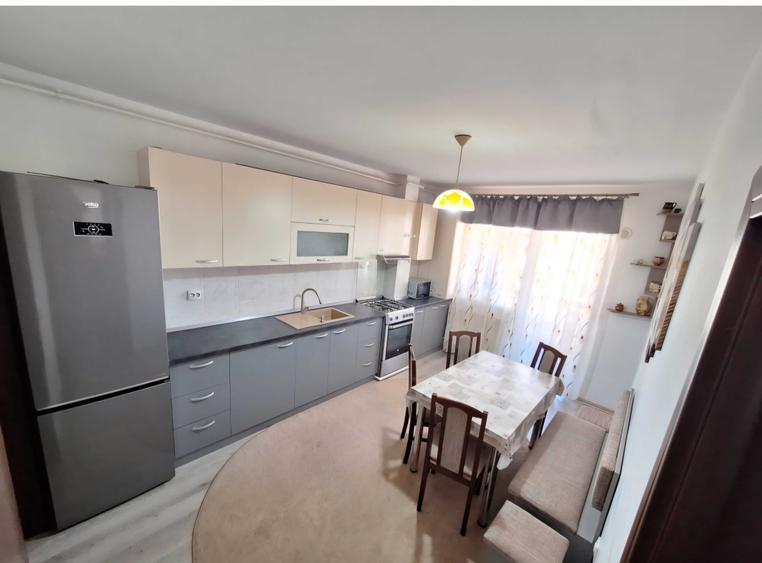 Apartament cu 2 camere decomandat în Sânpetru