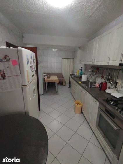 Casă cu 6 camere cu Teren 246 Mp în Colentina