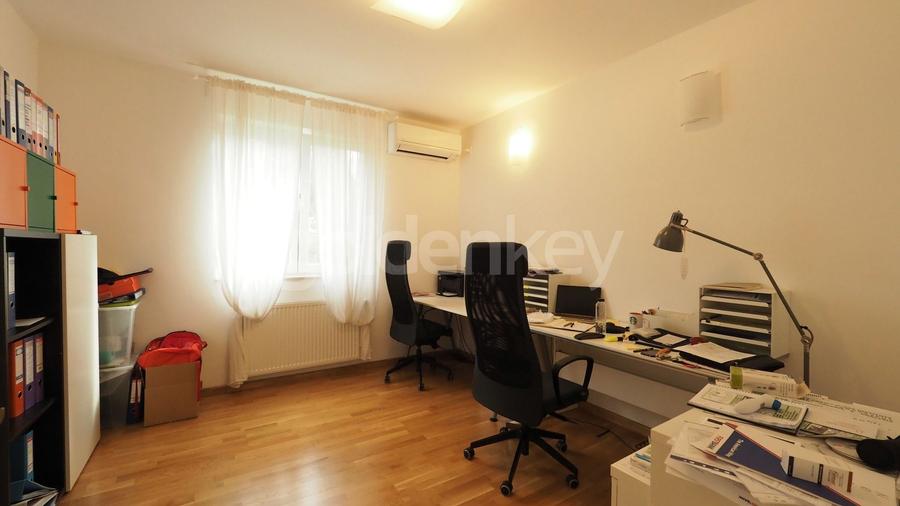 Duplex cu 6 camere cu Canalizare în Iancu Nicolae