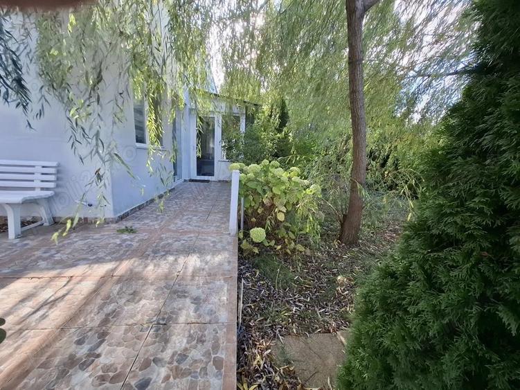 Apartament cu 3 camere semidecomandat în Breazu