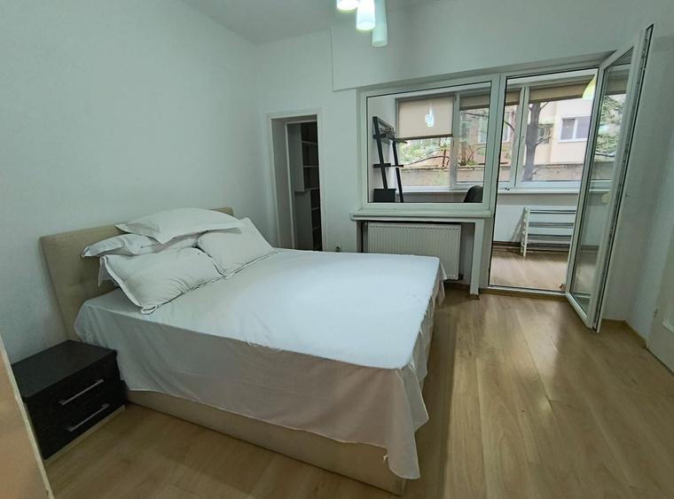 Apartament cu 2 camere semidecomandat, mobilat în Sala Palatului