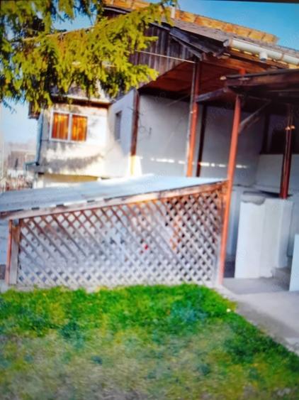 Casă cu 6 camere cu Teren 1000 Mp în Stâlpeni
