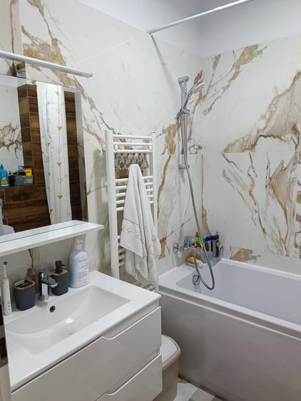Apartament cu 2 camere semidecomandat în Cetate