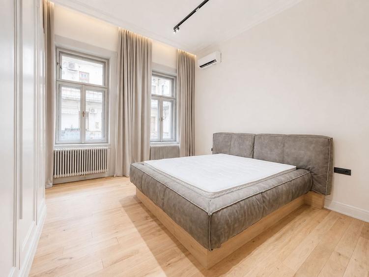 Apartament cu 3 camere semidecomandat, mobilat în Ultracentral