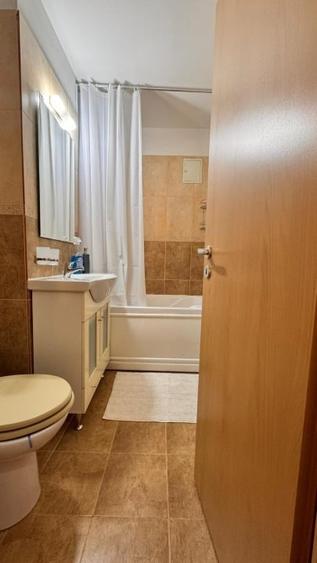 Apartament cu 3 camere decomandat, mobilat în Torontalului