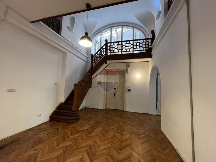 Apartament cu 4 camere circular în Dacia