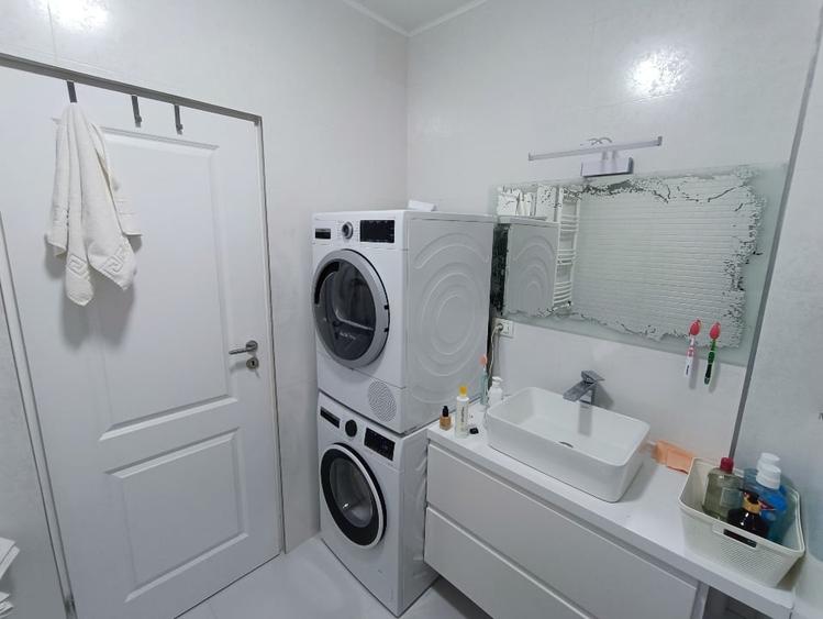 Apartament cu 4 camere decomandat în Primo