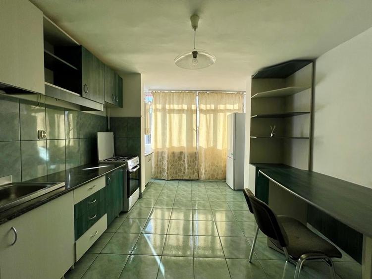 Chirie apartament 2 camere zona Crisan mobilat -utilat 250eur/luna - 1