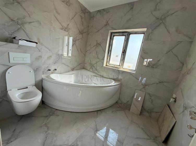 Duplex cu 5 camere cu Canalizare în Moșnița Nouă