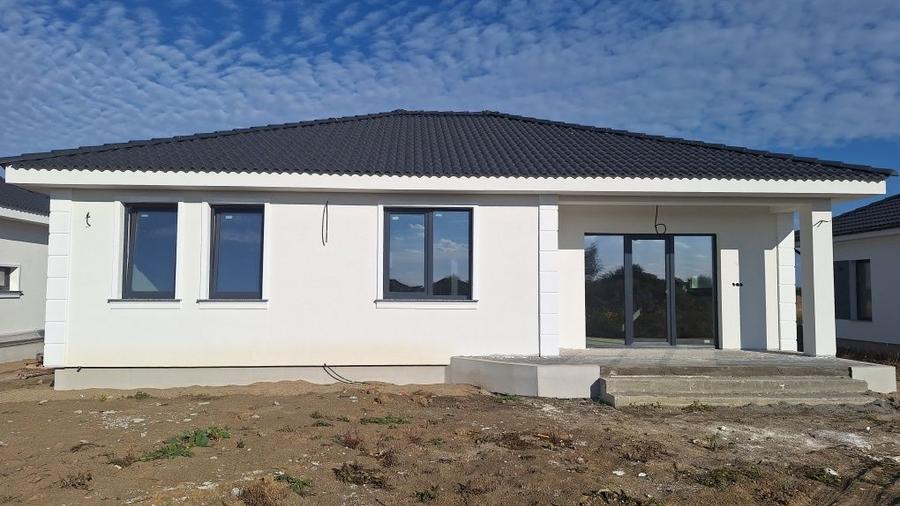 Casă cu 3 camere în Central
