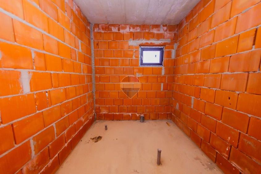 Casă individuală cu 6 camere cu Teren 577 Mp în Săcălășeni