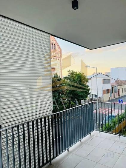 Apartament cu 2 camere semidecomandat, mobilat în Mărăști