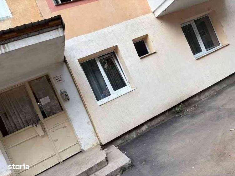 VAND APARTAMENT 2 camere Parter Craiovei - 3