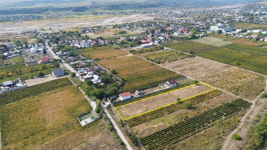 Teren Construcții extravilan de 3704 mp, în Periferie