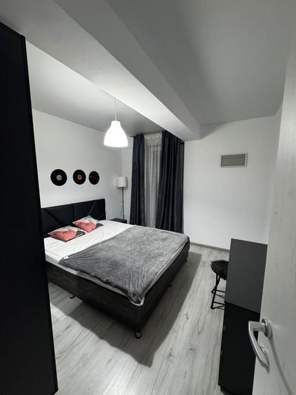 Apartament cu 2 camere decomandat în Runcu