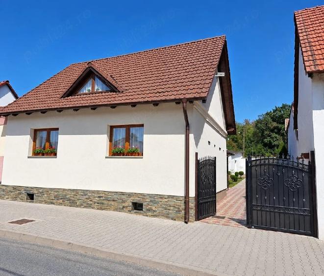 Casă cu 3 camere cu Teren 255 Mp în Central