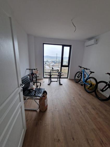 Apartament cu 3 camere decomandat în Păcurari