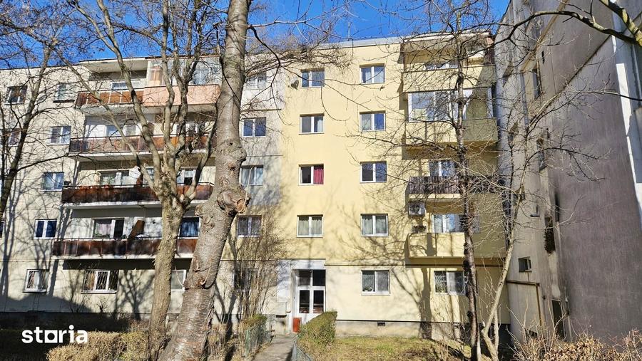 Apartament cu 3 camere în Zorilor