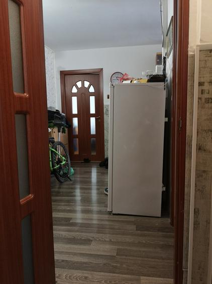 Apartament cu 3 camere decomandat în Tractorul