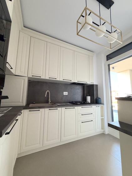 Apartament cu 3 camere decomandat, mobilat în Torontalului