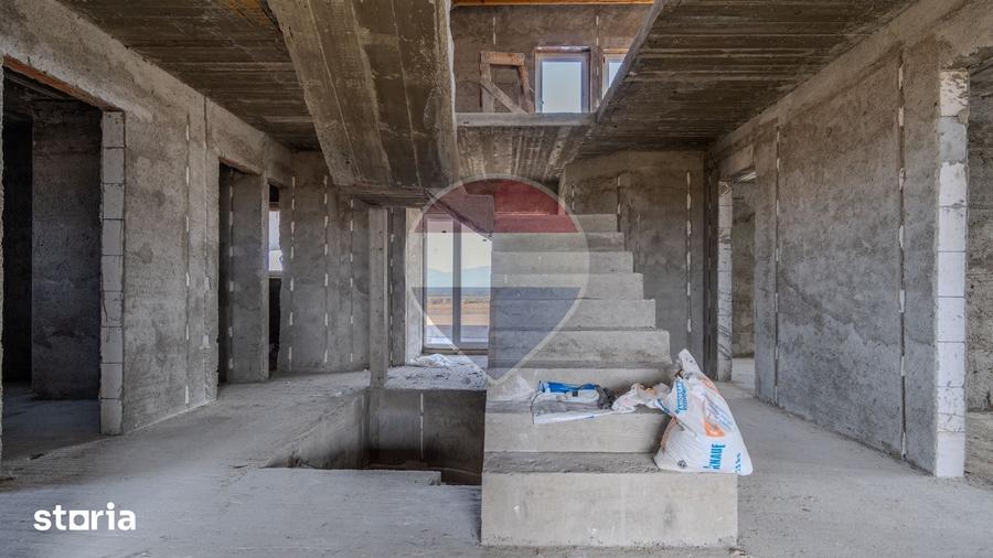 Casă cu Teren 929 Mp în Tărlungeni
