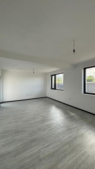 Casă cu 4 camere în Valea Lupului