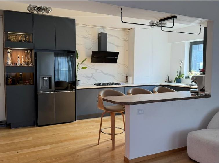 Apartament cu 3 camere decomandat, mobilat în Barbu Văcărescu