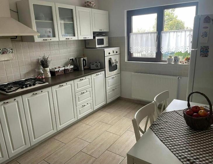 Apartament cu 4 camere decomandat în Moșnița Nouă