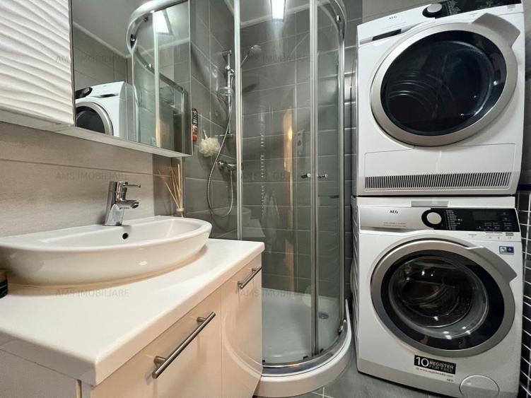 Apartament cu 3 camere decomandat, mobilat în Decebal
