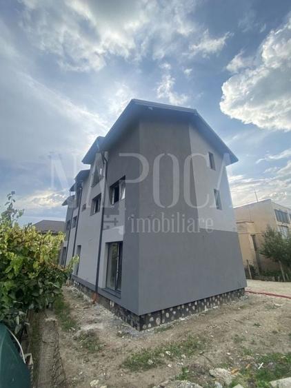 Duplex cu 5 camere cu Canalizare în Iris