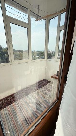 Apartament cu 2 camere decomandat în Podul de Fier