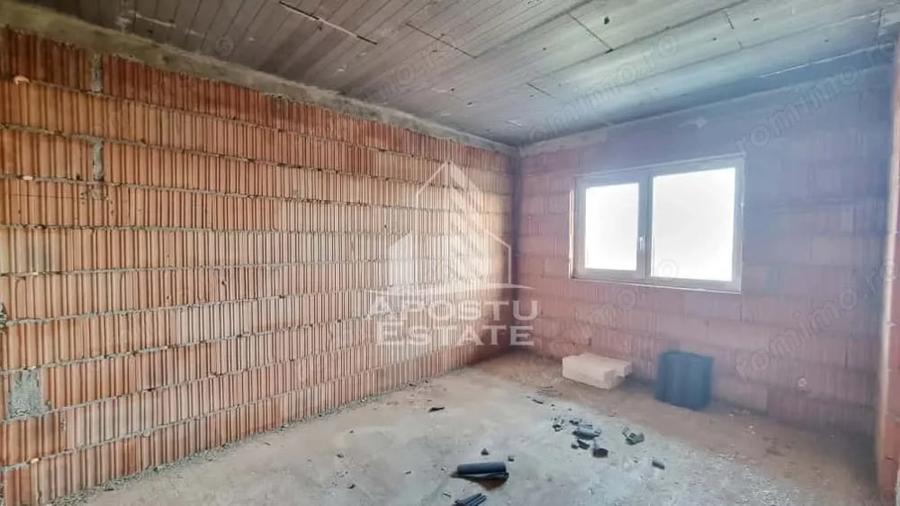 Casă cu 4 camere cu Teren 315 Mp în Giarmata