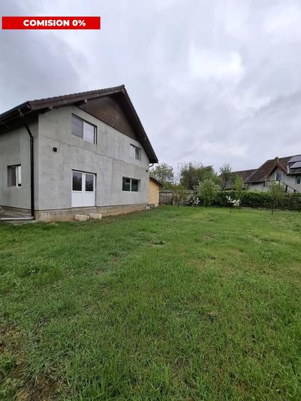 Casă individuală cu 3 camere cu Canalizare în Carani