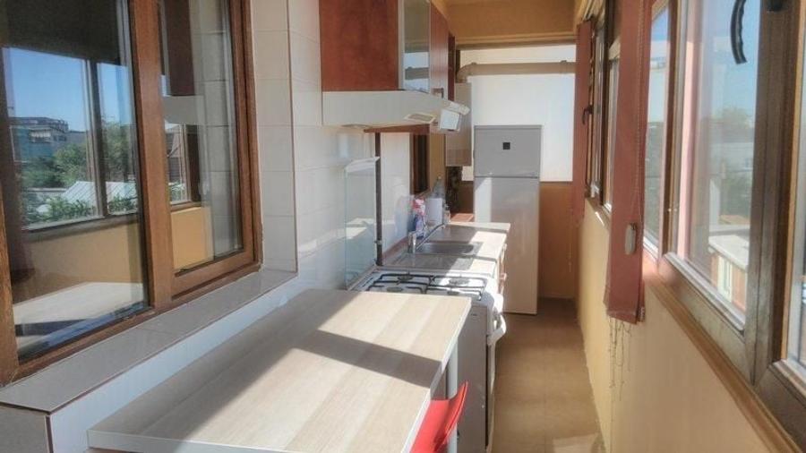 Apartament cu 2 camere decomandat, mobilat în Apărătorii Patriei — fotografia 3