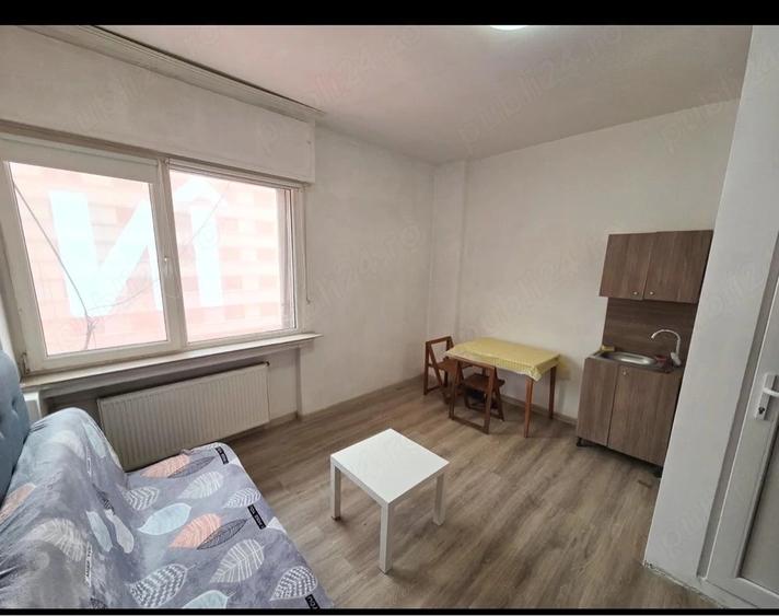 Garsonieră decomandată în Republicii