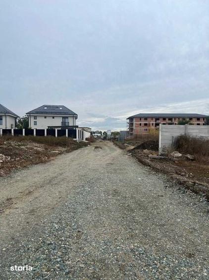 Teren de 4400 mp, în Central