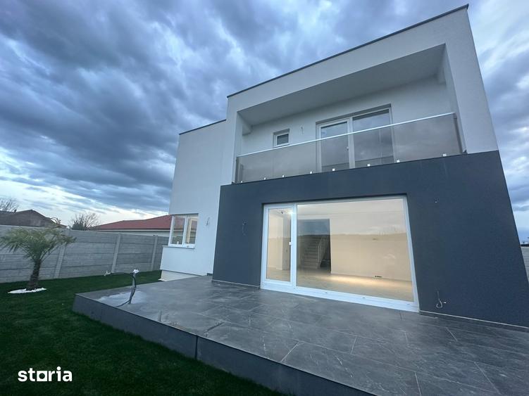 Casă cu 5 camere cu Teren 492 Mp în Oncea