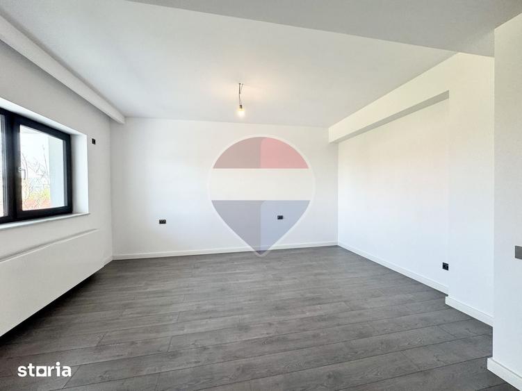 Casă cu 6 camere cu Teren 422 Mp în Central