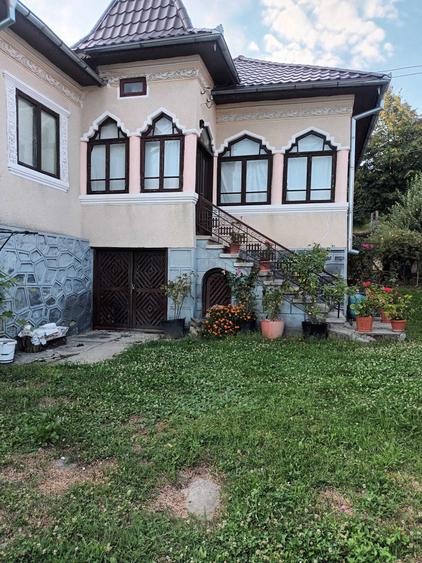 Casă cu 4 camere în Cetățeni