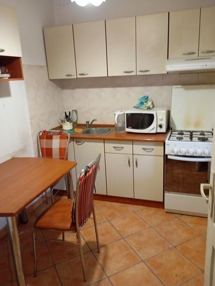 Proprietar vand casa cu713m teren in Calea Lipovei pe str ion Roata nr51 cu 4camere 2 bai si 2 bucatari camera tehnica , camara si garaj - 4