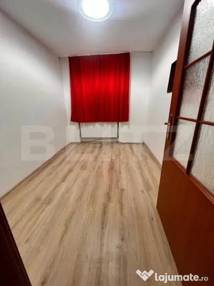 Apartament cu 4 camere semidecomandat, mobilat în Central