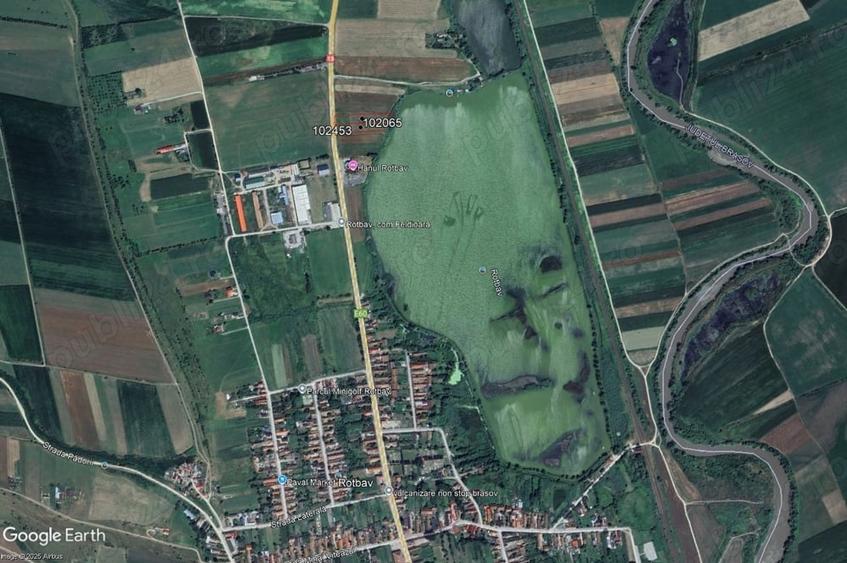 Teren de 5300 mp, în Rotbav