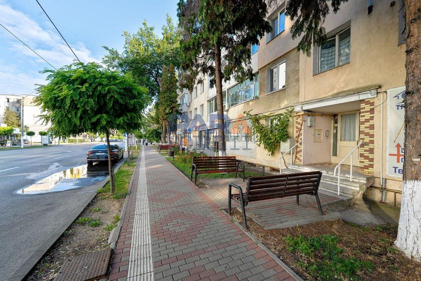 Apartament cu 3 camere decomandat, mobilat în Ultracentral
