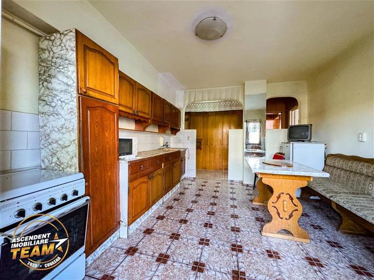 Apartament cu 4 camere decomandat, mobilat în Central