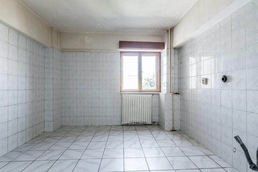 Apartament cu 4 camere decomandat în Aurel Vlaicu