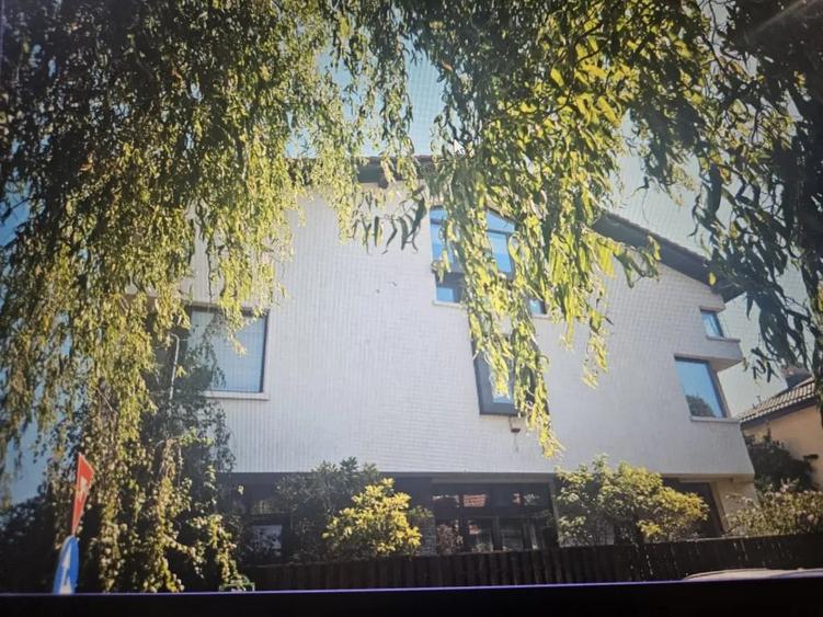 Casă cu 5 camere cu Teren 187 Mp în Domenii