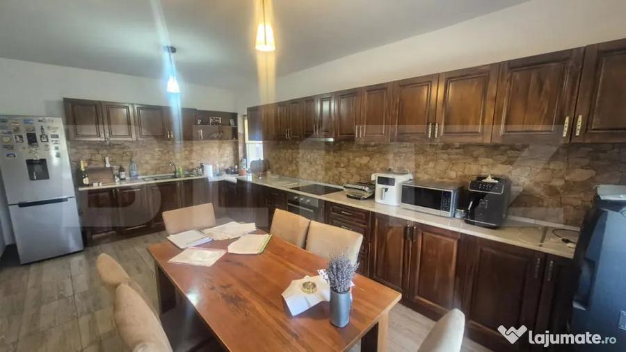 Casă cu 4 camere cu Teren 525 Mp în Central