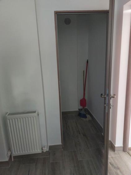 Proprietar Inchiriez apartament pe str Cuza Voda 14 Exclus Agentii - 1