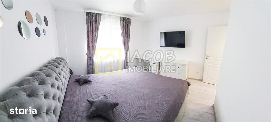 Apartament cu 3 camere decomandat în Izvoare
